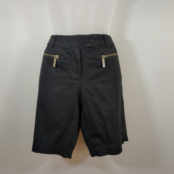 Michael Kors black Bermuda zipper pocket shorts , size 6 - Picture 7 of 7